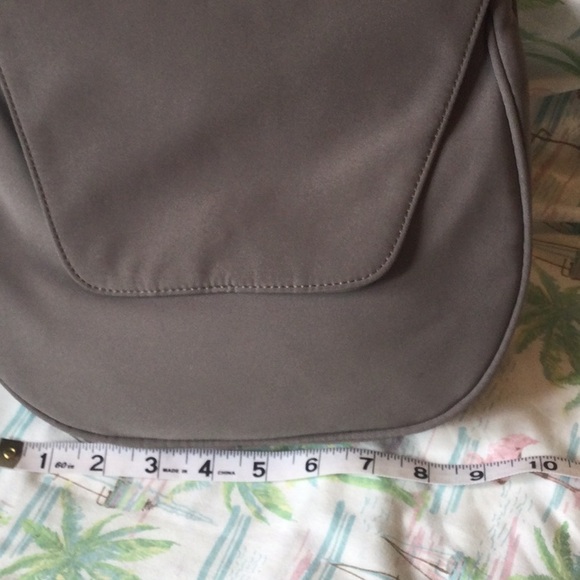 Travel Smith crossbody saddle bag. Water resistant, durable. Adventure bag. - Picture 4 of 7